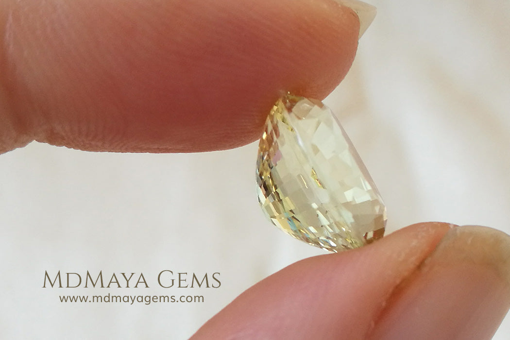 Greenish Yellow Heliodor Gemstone Oval cut 5.53 ct under daylight