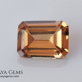 Beautiful golden zircon of 2.45 ct, emerald cut with beautiful color and a very balanced size, it will be perfect mounted on a ring. Amazing precious stone at an unbeatable price.