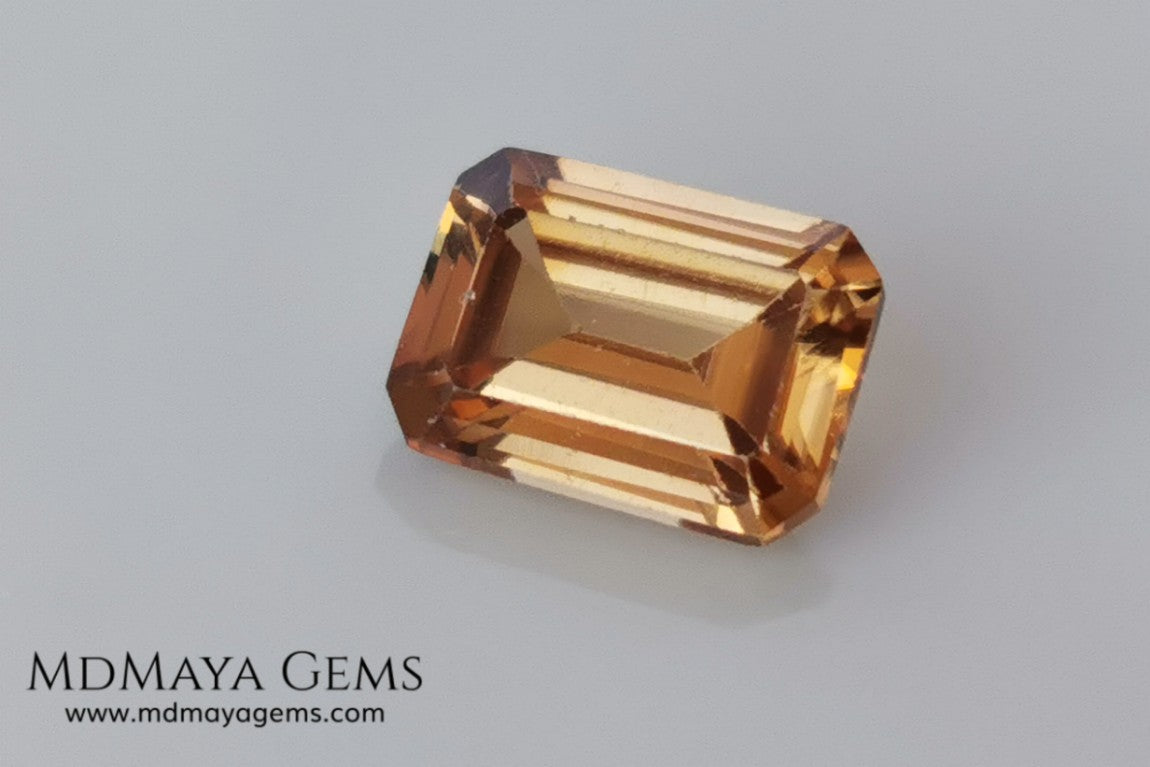 Beautiful golden zircon of 2.45 ct, emerald cut with beautiful color and a very balanced size, it will be perfect mounted on a ring. Amazing precious stone at an unbeatable price.