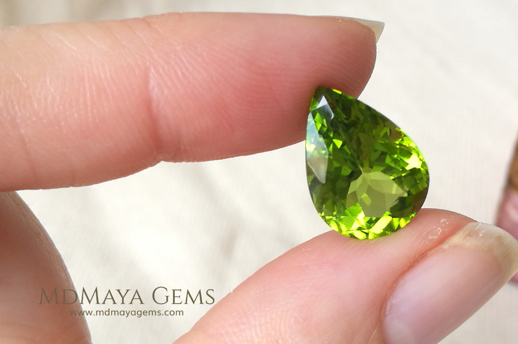 Top Fire Natural Green Peridot Gemstone Pear Cut 7.99 ct