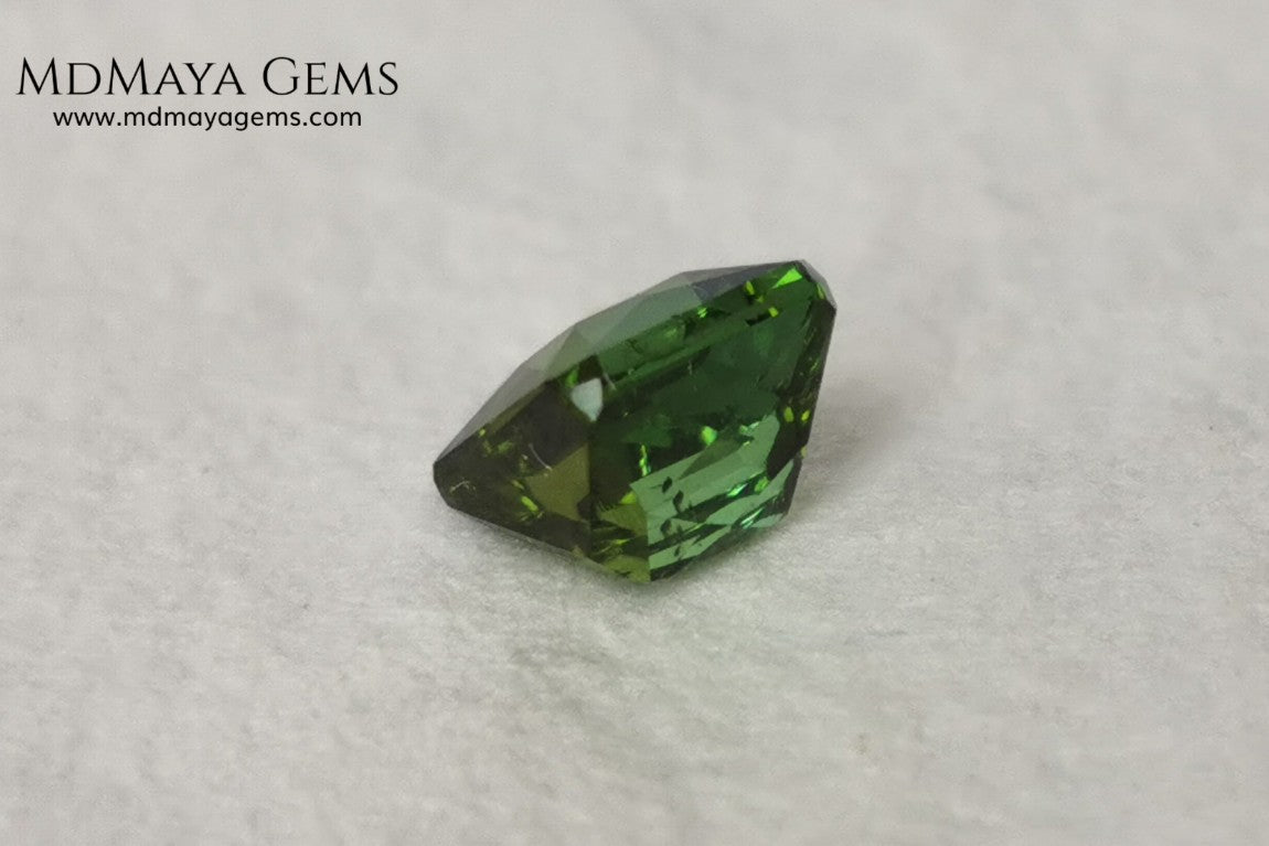 Amazing Green Tourmaline, octagon cut, 1.19 ct. This natural gemstone shows a vivid green color, its behavior under the light is very good, always bright and full of life, and the best its price. Don't miss it!.