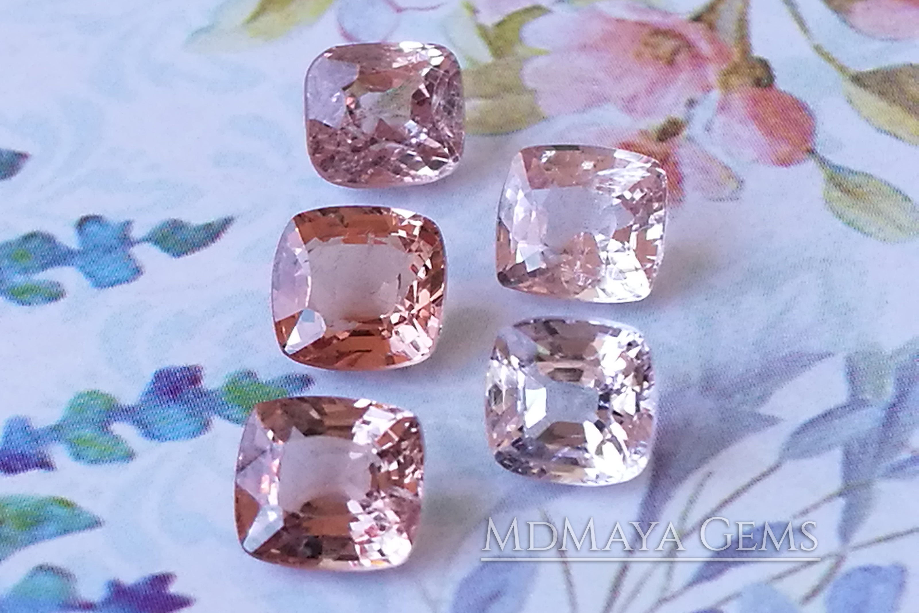 Pale pink spinels Lot over 5.50 ct. Cushion cut.