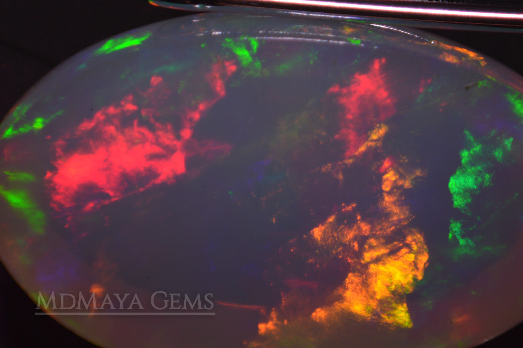 Incredible Firework Welo Opal 3.95 ct with a beautiful firework pattern