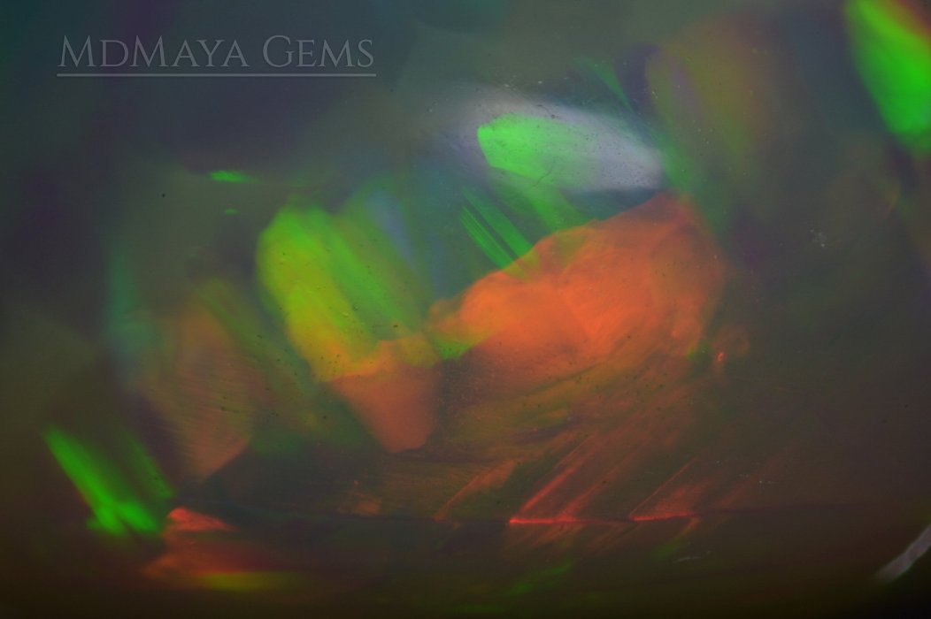 Welo Opal Stone 7.19 ct under microscope