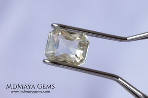  Light Yellow Sapphire. Radiant Cut. 0.92 ct. This elegant gemstone shows a delicate bright pale yellow, its quality of cut is very good. It will impressive in an engagement ring or something special, the best, its price. Don't miss it!