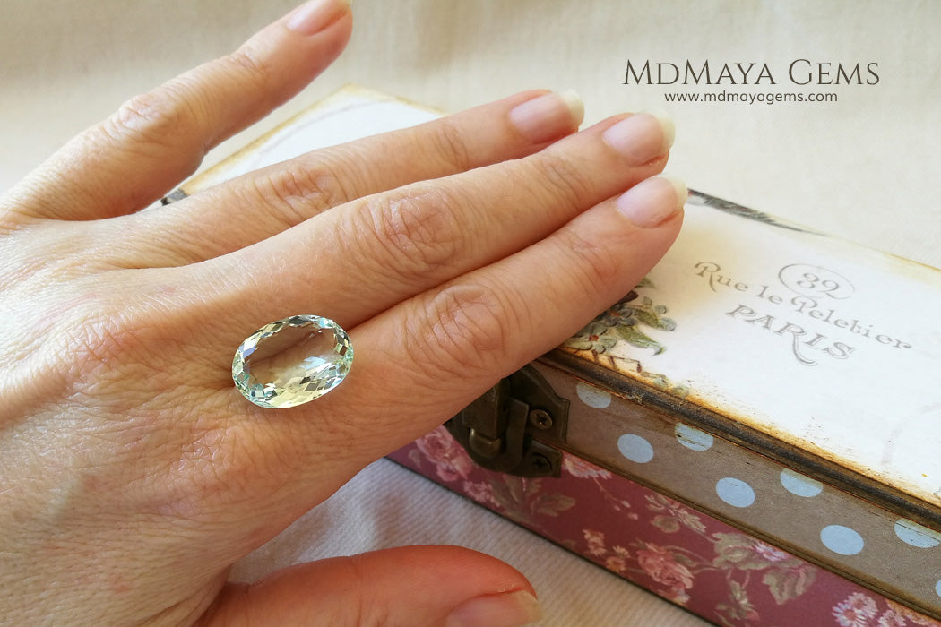 Natural Yellowish Green Beryl Gemstone 8.39 ct