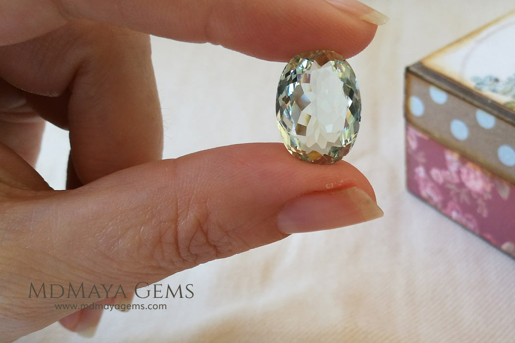 Natural Yellowish Green Beryl Gemstone 8.39 ct