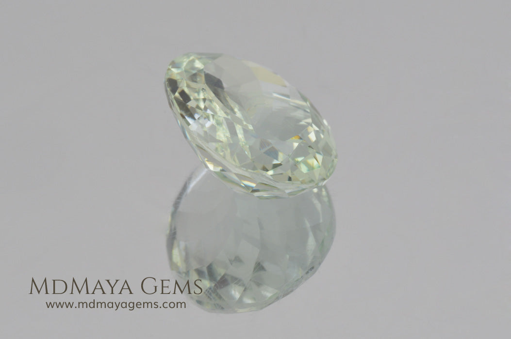 Natural Yellowish Green Beryl Gemstone 8.39 ct