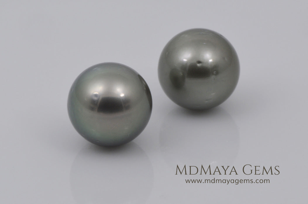 Round Tahitian Pearls Pair 14.79