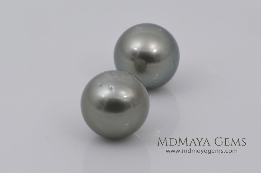 Round Tahitian Pearls Pair 14.79
