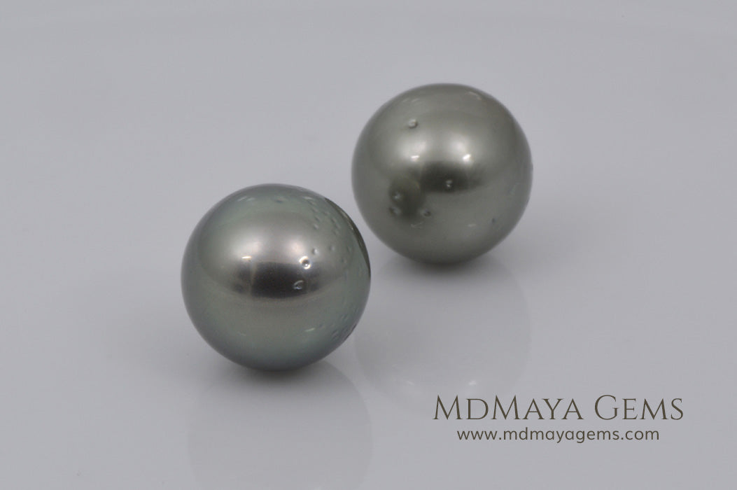 Round Tahitian Pearls Pair 14.79