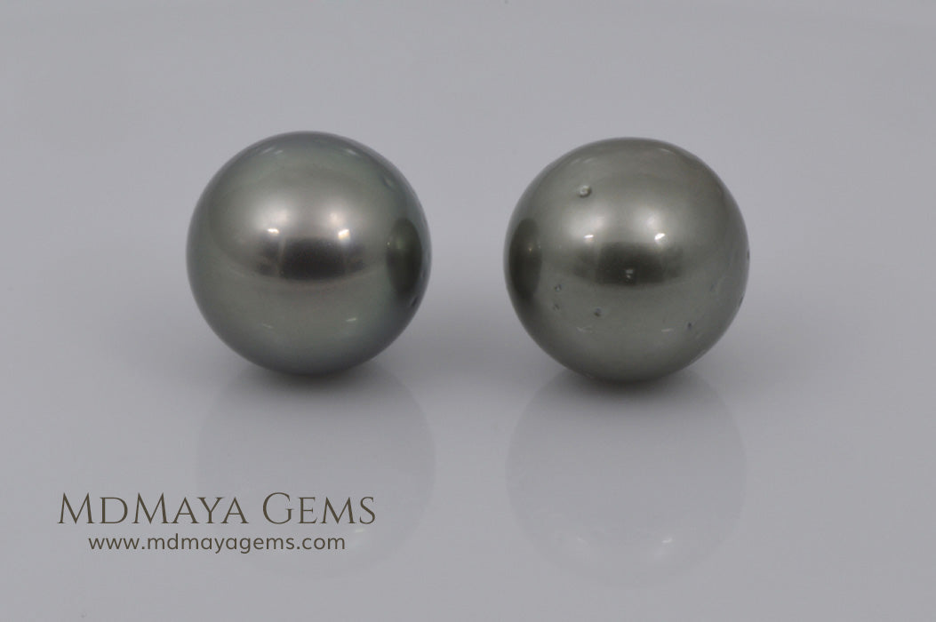 Round Tahitian Pearls Pair 14.79