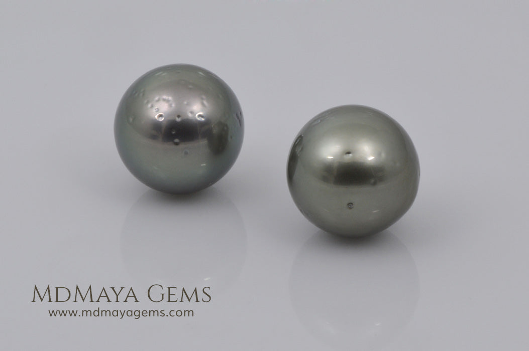 Round Tahitian Pearls Pair 14.79