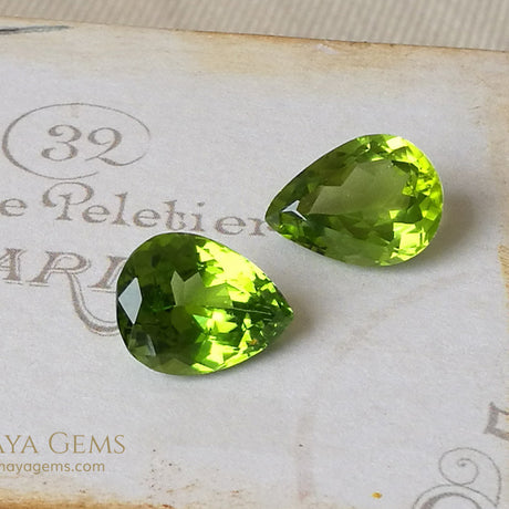 Richest Green Peridot Gems Pear Cut 13.41 ct pair