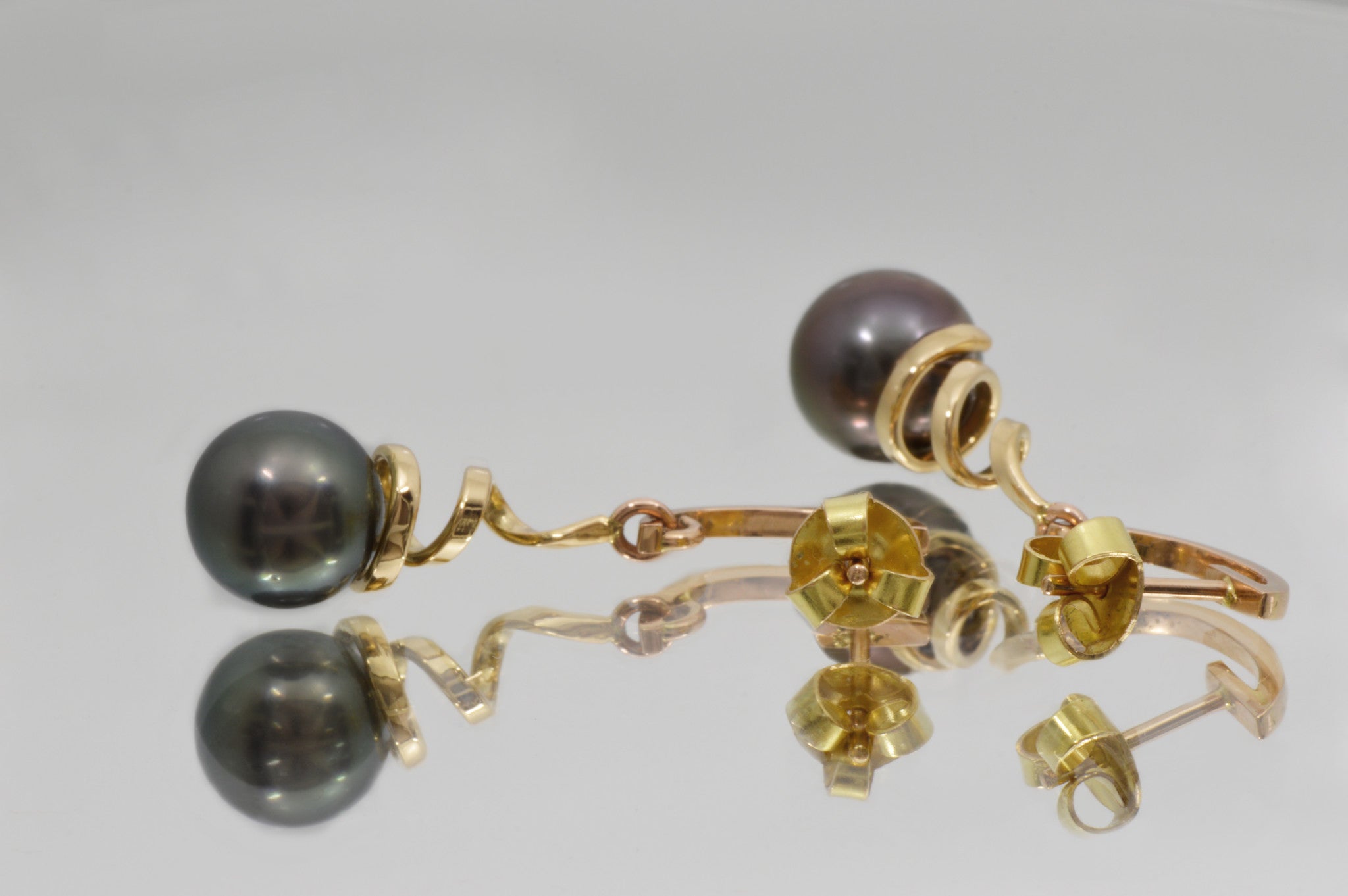 Tahitian Cultured Pearls in Yellow and Pink Gold 18k Earrings