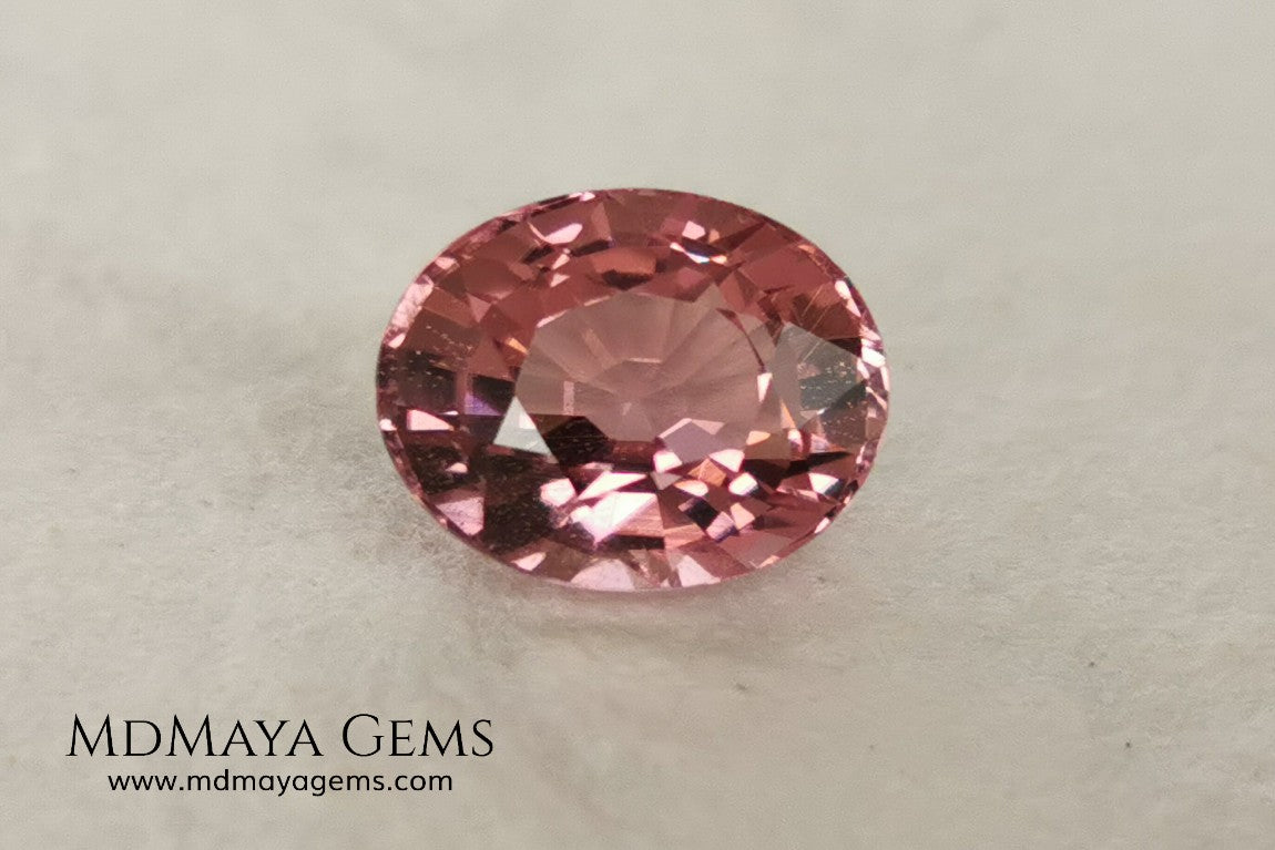 Pink tourmaline, 3.10 ct, oval cut. This beautiful gemstone has an excellent cut, its size neither large nor small makes it ideal for a ring, regarding its color it shows a beautiful delicate pink