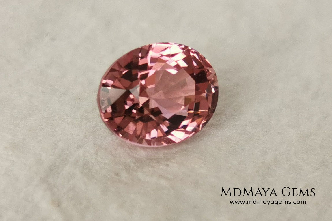 Pink tourmaline, 3.10 ct, oval cut. This beautiful gemstone has an excellent cut, its size neither large nor small makes it ideal for a ring, regarding its color it shows a beautiful delicate pink