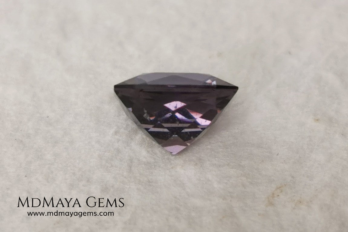 Lovely light purple spinel, 2.15 ct square cut. This precious natural gem has perfect proportions, which make it beautiful in any kind of light. Its purple color under fluorescent light is much more vivid and brilliant in all its facets. A preciousness that will look ideal in a ring. Do not miss it if you are a spinel lover.
