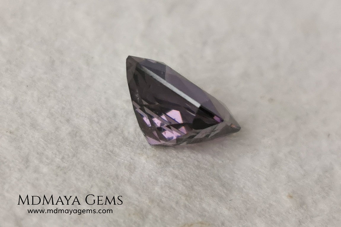 Lovely light purple spinel, 2.15 ct square cut. This precious natural gem has perfect proportions, which make it beautiful in any kind of light. Its purple color under fluorescent light is much more vivid and brilliant in all its facets. A preciousness that will look ideal in a ring. Do not miss it if you are a spinel lover.
