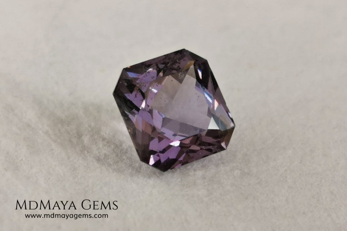Lovely light purple spinel, 2.15 ct square cut. This precious natural gem has perfect proportions, which make it beautiful in any kind of light. Its purple color under fluorescent light is much more vivid and brilliant in all its facets. A preciousness that will look ideal in a ring. Do not miss it if you are a spinel lover.