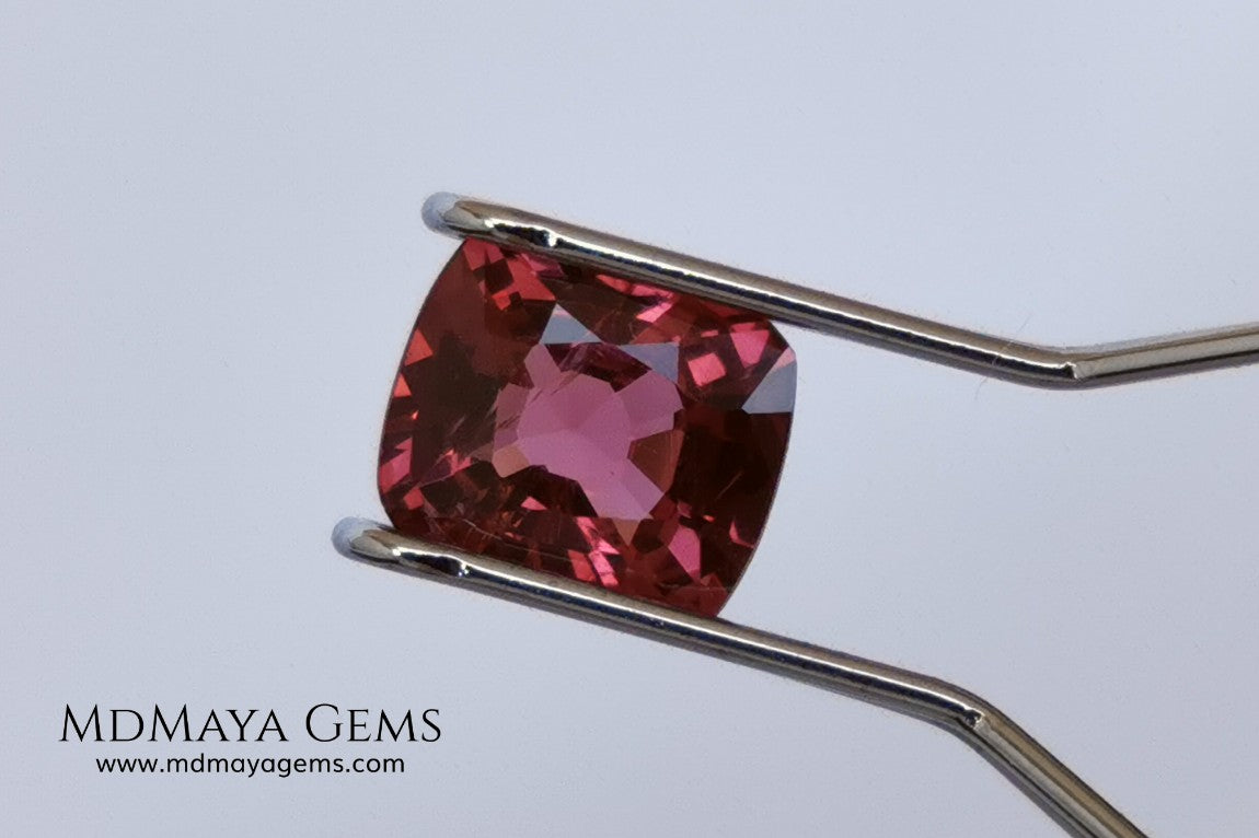 Amazing Purple Red Spinel. Cushion Cut. 0.85 ct. This beautiful gemstone shows a bright and vivid color, it will look perfect in a special ring or any kind of jewelry that you can imagine.