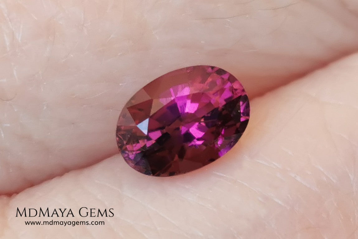 Rubellite Tourmaline – 0.97 ct Oval, Mozambique