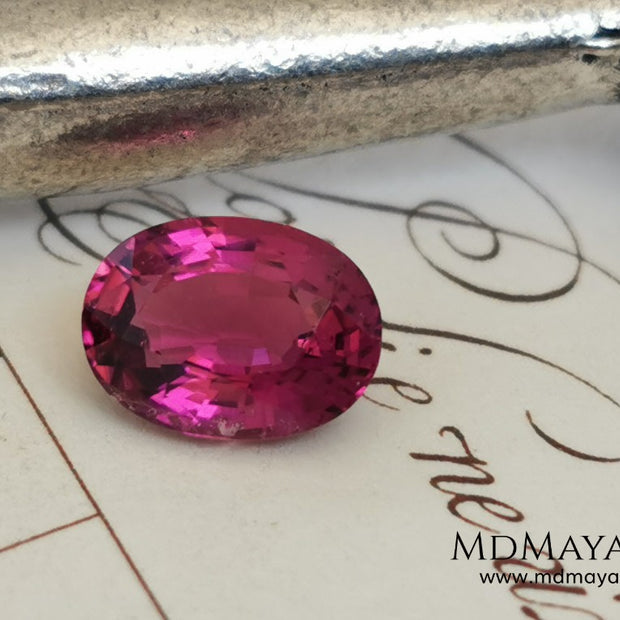 Natural Top Purple Pink Rubellite Tourmaline from Mozambique. Oval Cut. 1.08 ct. Good things come in small package, this beautiful and untreated gemstone has a vivid and bright color, it will look perfect in any kind of jewelry, and the best, its price!.