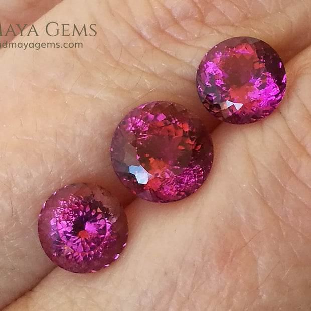 Beautiful Set of 3 Natural Pink Tourmaline Gemstone from Mozambique 5.30 ct set round cut. Perfect for earrings and ring (color under daylight)