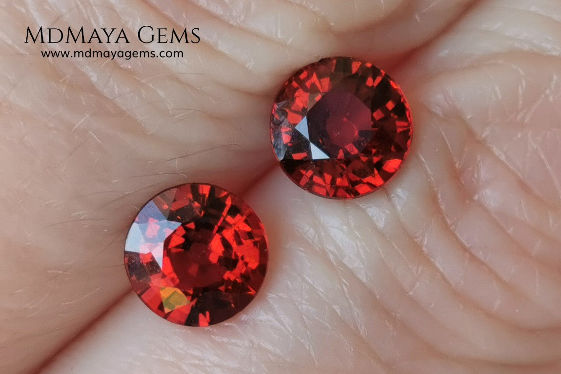 Dark Reddish Orange Spessartite Garnet Pair. 2.69 ct. Round cut. This pair of spessartites show a very saturated color and an incredible brightness, they will be amazing on some earrings. Pure color.