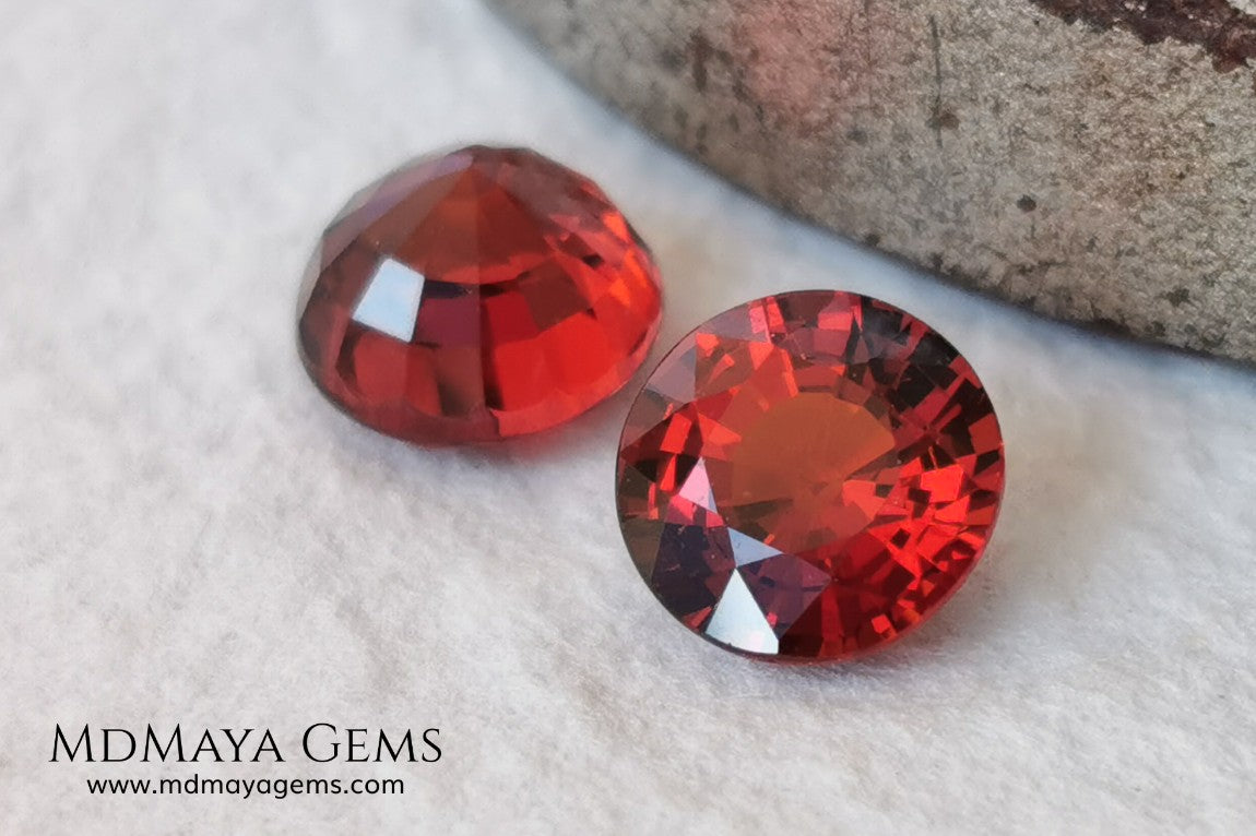 Dark Reddish Orange Spessartite Garnet Pair. 2.69 ct. Round cut. This pair of spessartites show a very saturated color and an incredible brightness, they will be amazing on some earrings. Pure color.