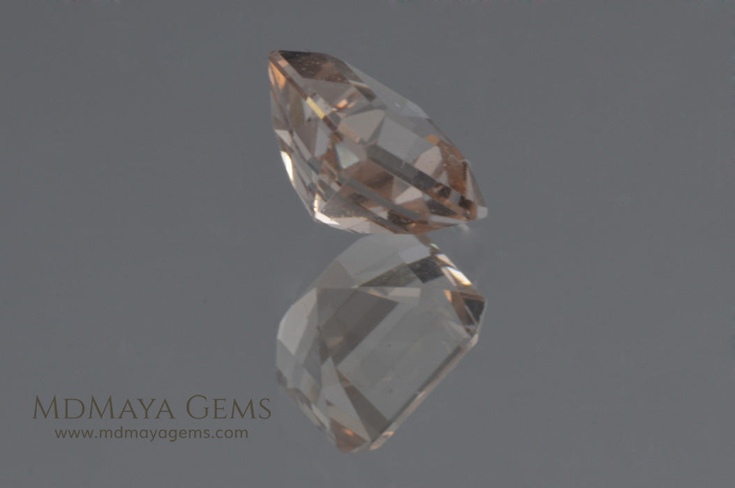 Salmon to peach Morganite Square cut 2.39 ct