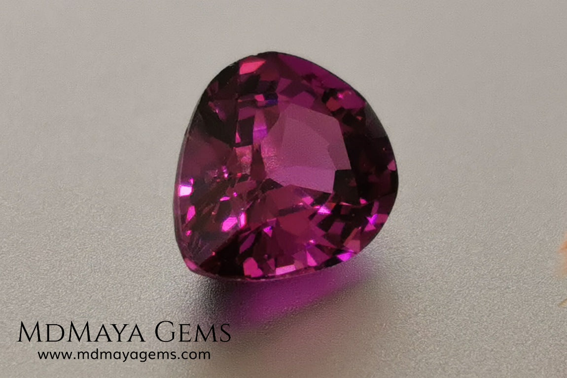 Umbalite 1.81 ct pear cut. This beautiful rhodolite garnet has the best color, a vivid and saturated purple full of bright and life, this gemstone will look really beautiful on a ring or any piece of jewelry that you design. A natural and untreated gem at the best price.