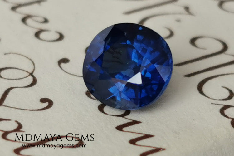 Untreated oval blue sapphire 1.01 ct. with certificate. This little more than a carat beauty is extremely beautiful. Its blue color is mesmerizing. Its origin is Sri Lanka. It will look perfect on your personalized jewelry.