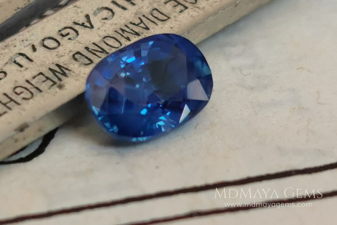Blue Sapphire 1.16 ct oval cut.  Beautiful untreated blue sapphire. This little one of just over one carat shows a pretty blue color. It has an elongated blue cut that is not perfect, since its culet is somewhat displaced, but we have to bear in mind that it is difficult to find rough material without treating it, so it is takes full advantage of it. A small miracle of nature at an irresistible price, it will look amazing on any piece of jewelry.