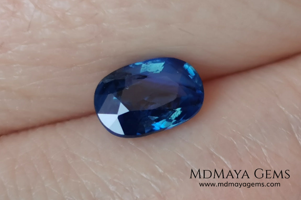 Blue Sapphire 1.16 ct oval cut.  Beautiful untreated blue sapphire. This little one of just over one carat shows a pretty blue color. It has an elongated blue cut that is not perfect, since its culet is somewhat displaced, but we have to bear in mind that it is difficult to find rough material without treating it, so it is takes full advantage of it. A small miracle of nature at an irresistible price, it will look amazing on any piece of jewelry.