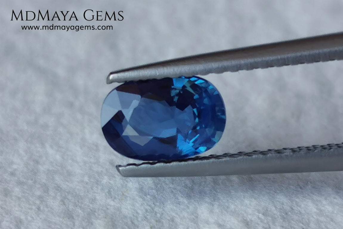 Blue Sapphire 1.16 ct oval cut.  Beautiful untreated blue sapphire. This little one of just over one carat shows a pretty blue color. It has an elongated blue cut that is not perfect, since its culet is somewhat displaced, but we have to bear in mind that it is difficult to find rough material without treating it, so it is takes full advantage of it. A small miracle of nature at an irresistible price, it will look amazing on any piece of jewelry.