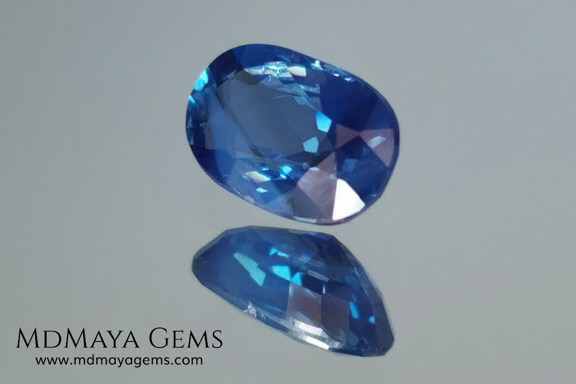 Blue Sapphire 1.16 ct oval cut.  Beautiful untreated blue sapphire. This little one of just over one carat shows a pretty blue color. It has an elongated blue cut that is not perfect, since its culet is somewhat displaced, but we have to bear in mind that it is difficult to find rough material without treating it, so it is takes full advantage of it. A small miracle of nature at an irresistible price, it will look amazing on any piece of jewelry.
