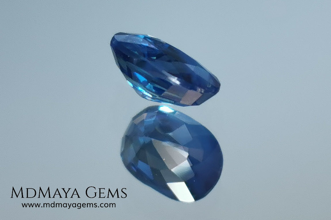 Blue Sapphire 1.16 ct oval cut.  Beautiful untreated blue sapphire. This little one of just over one carat shows a pretty blue color. It has an elongated blue cut that is not perfect, since its culet is somewhat displaced, but we have to bear in mind that it is difficult to find rough material without treating it, so it is takes full advantage of it. A small miracle of nature at an irresistible price, it will look amazing on any piece of jewelry.