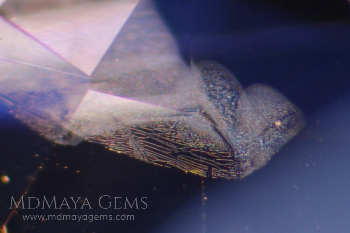 Inclusions in blue sapphire 1.16 ct