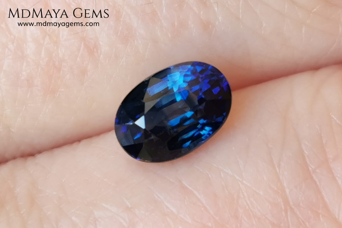  Untreated indigo blue sapphire 1.52, oval cut, certificate included.  This dark blue sapphire shows two shades of blue, one more vivid in the center of the gem and darker at the ends, its behavior under light is good, both in incandescent light and under natural light, it is a dark blue sapphire full of sparkles and life. Its elongated oval cut will be very beautiful in any piece of jewelry. This sapphire is ideal for those looking for untreated gemstones of any kind at a good price. 