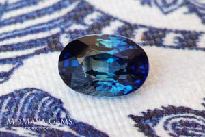  Untreated indigo blue sapphire 1.52, oval cut, certificate included.  This dark blue sapphire shows two shades of blue, one more vivid in the center of the gem and darker at the ends, its behavior under light is good, both in incandescent light and under natural light, it is a dark blue sapphire full of sparkles and life. Its elongated oval cut will be very beautiful in any piece of jewelry. This sapphire is ideal for those looking for untreated gemstones of any kind at a good price. 