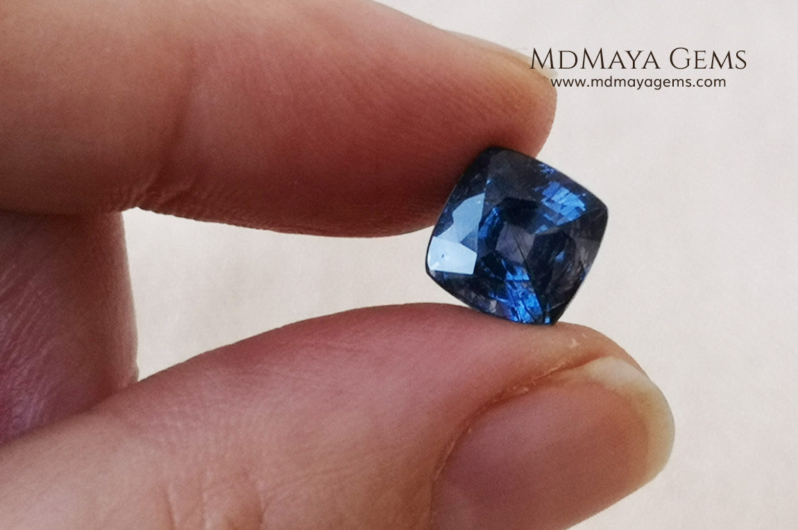 Unheated blue sapphire 5.32 ct for sale