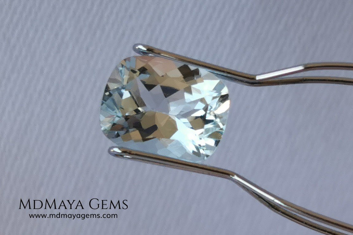 Beautiful very light aquamarine 2.79 ct cushion cut