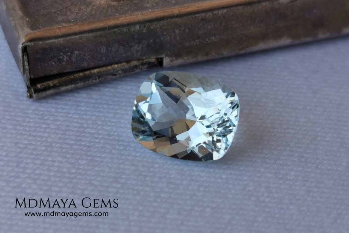 Beautiful very light aquamarine 2.79 ct cushion cut