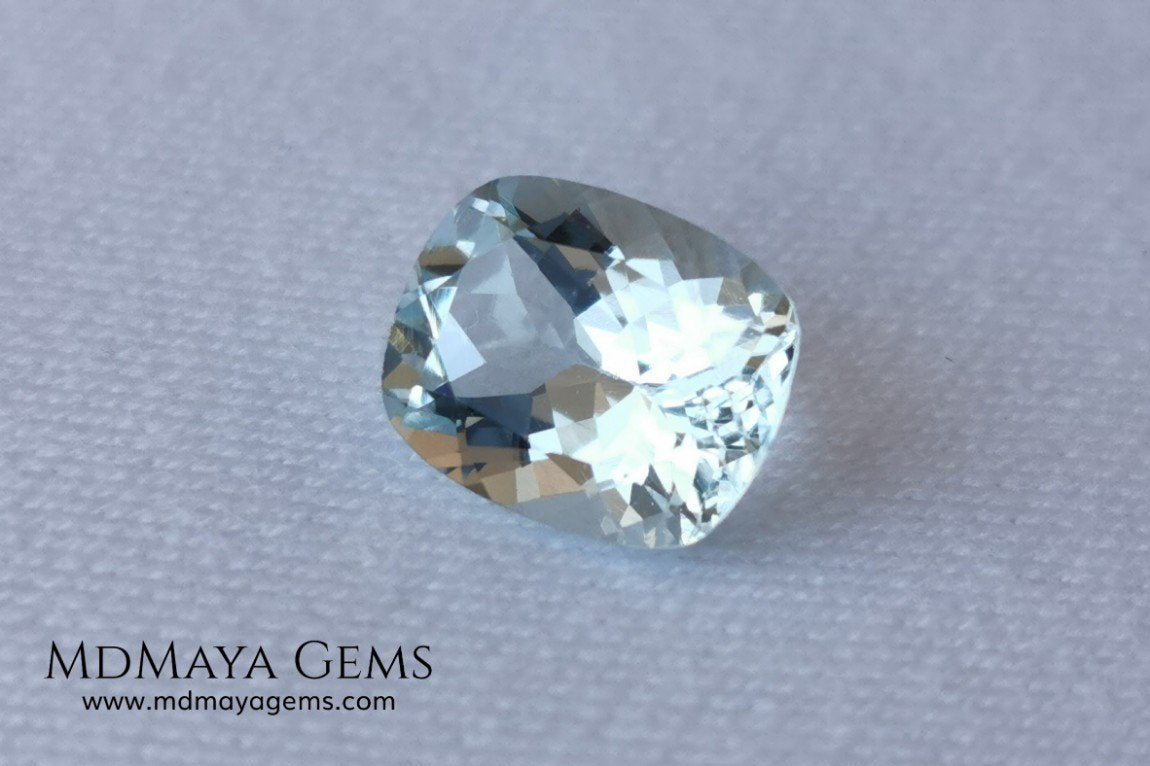 Beautiful very light aquamarine 2.79 ct cushion cut