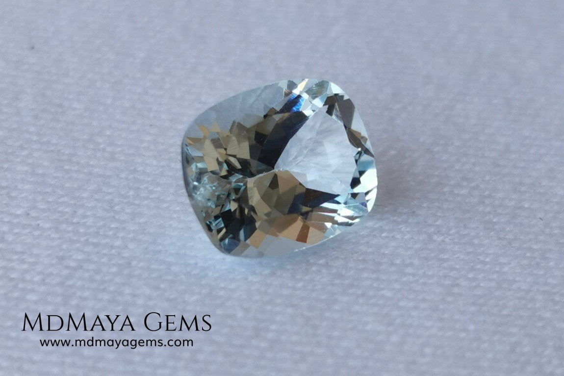 Beautiful very light aquamarine 2.79 ct cushion cut