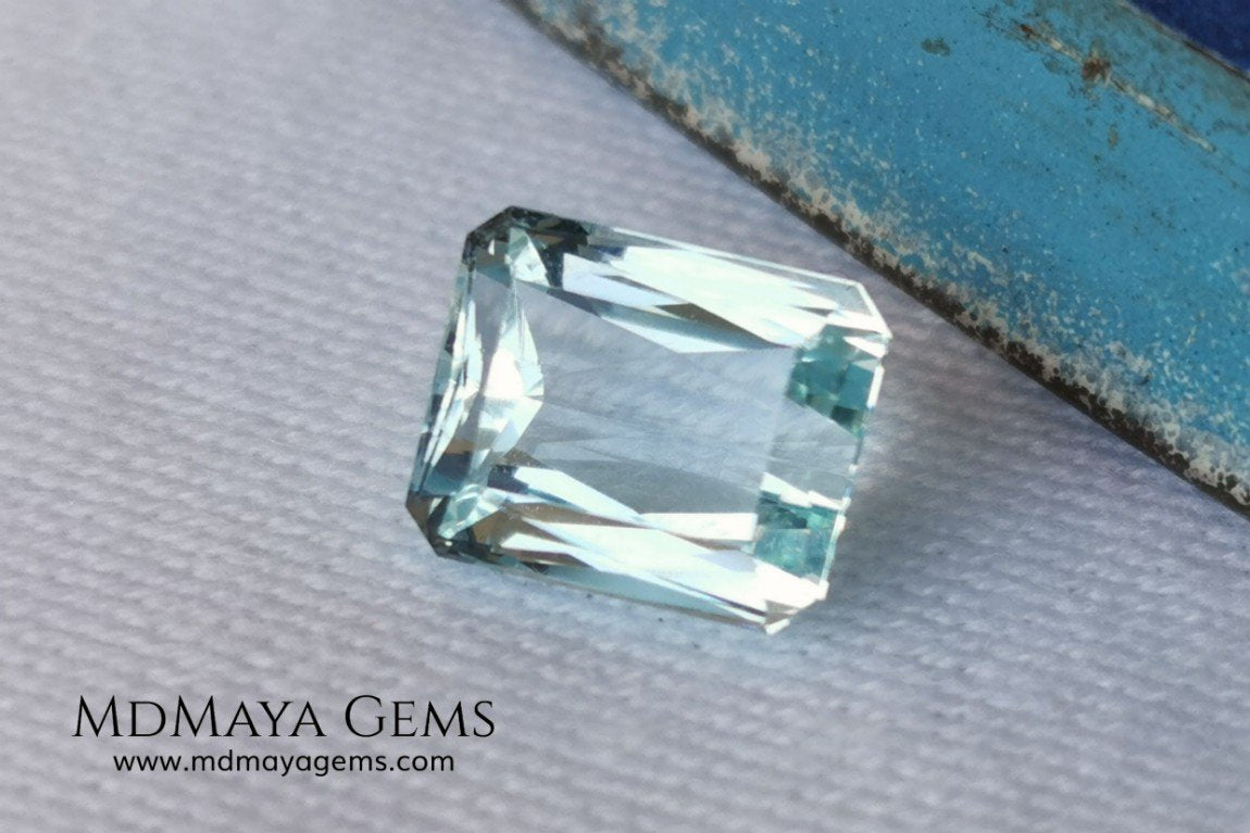 Elegant light blue aquamarine 3.08 ct emerald cut