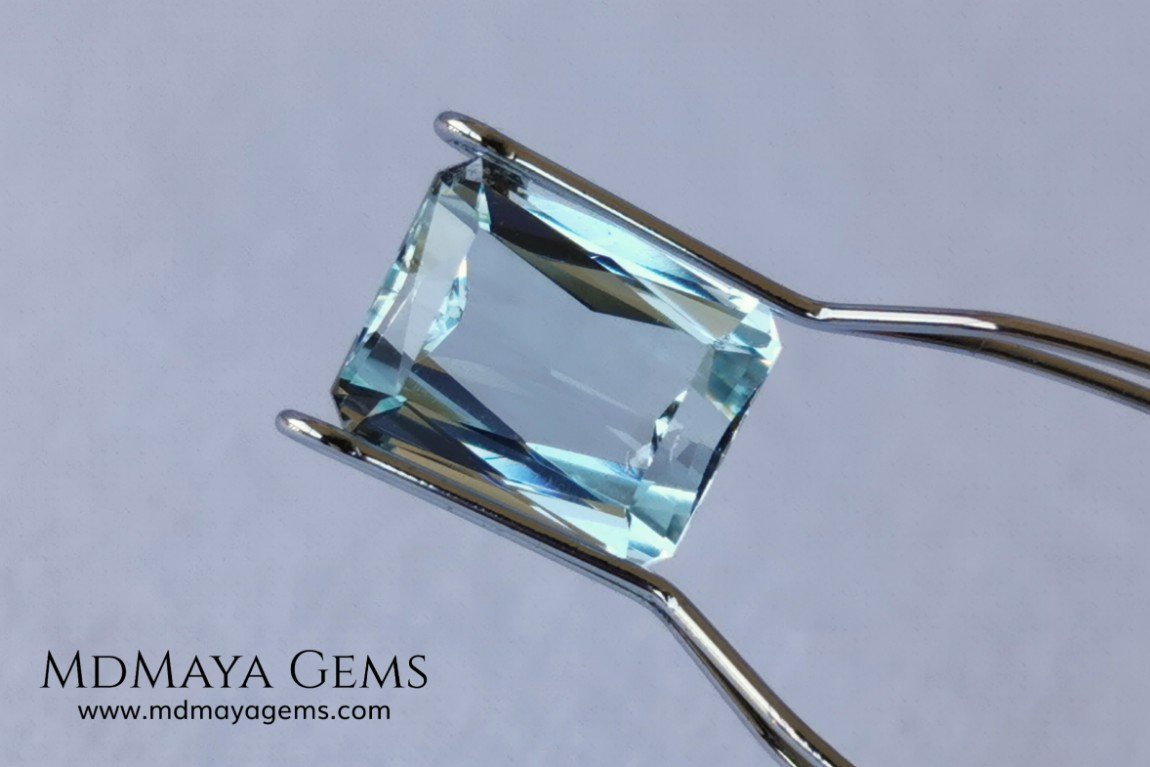Elegant light blue aquamarine 3.08 ct emerald cut