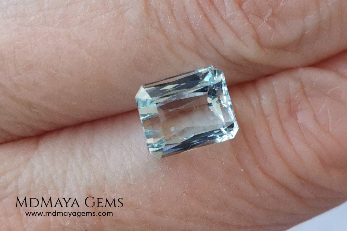 Elegant light blue aquamarine 3.08 ct emerald cut