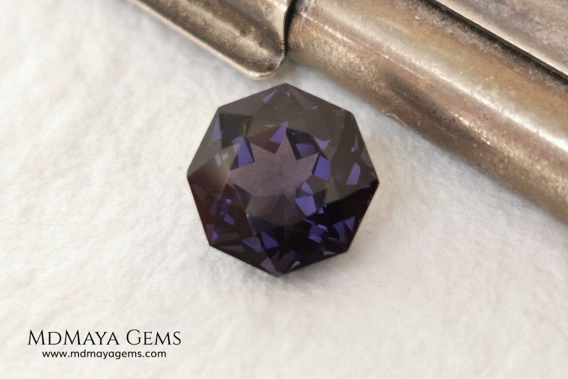  Beautiful Violetish Purple Spinel. Octagon Cut. 2.72 ct. Perfect Gemstone for an engagement ring o wedding ring. This untreated spinel under day light shows a dark purple color and under incandescent light is violetish purple plenty of sparkles. A very special gemstone.